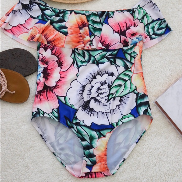 One piece off the shoulder island swimsuit - Picture 3 of 6